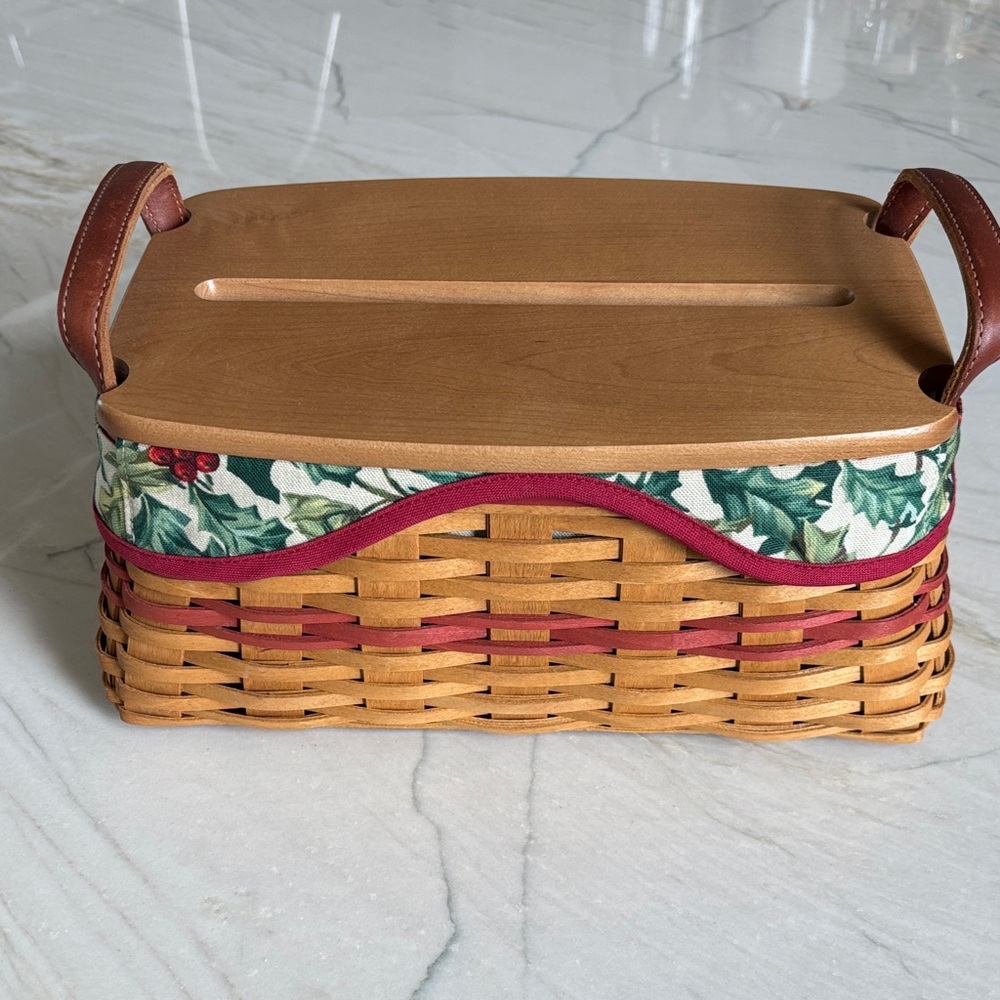 2002 Longaberger Christmas Collection Traditions Basket